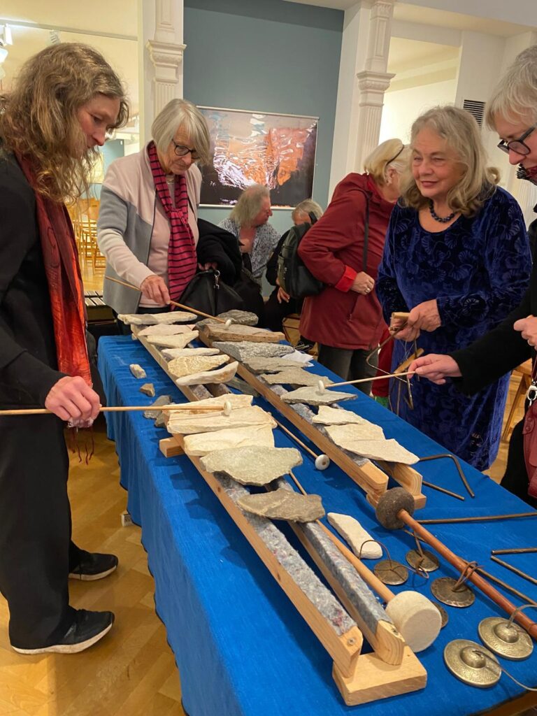 Die Vier Elemente, Foto mit den Hölzern